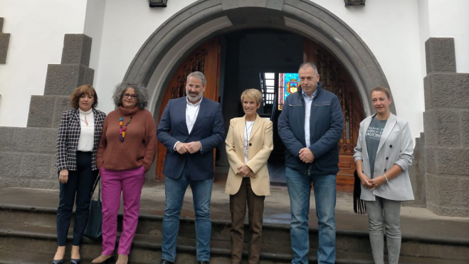 Jaime Hernández se reúne con la consejera de Empleo. / Ayuntamiento de Firgas
