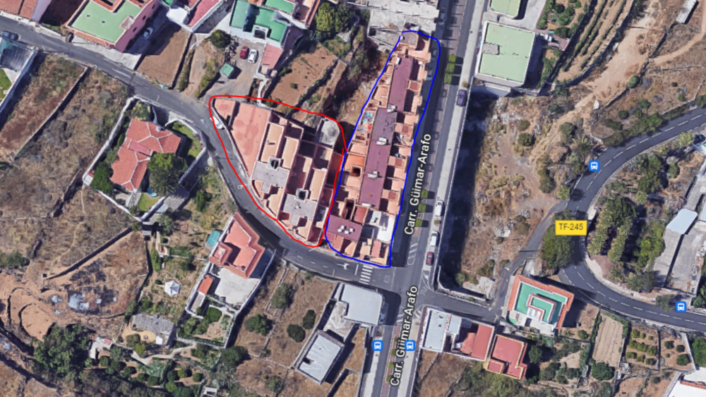 En rojo, el edificio abandonado. En azul, el edificio El Drago./ Cedida En rojo, el edificio abandonado. En azul, el edificio El Drago./ Cedida