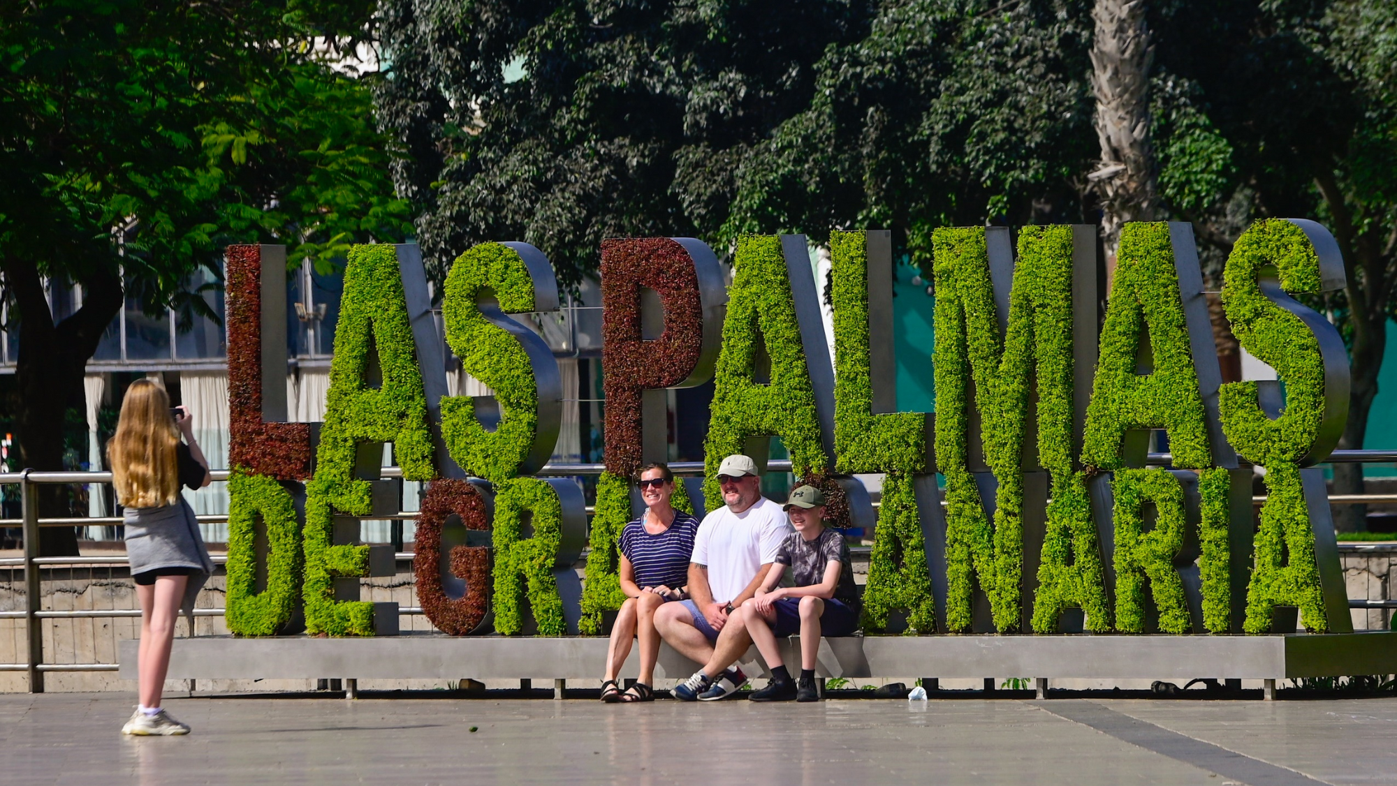 Turistas en Las Palmas de Gran Canaria. / Tony Hernández