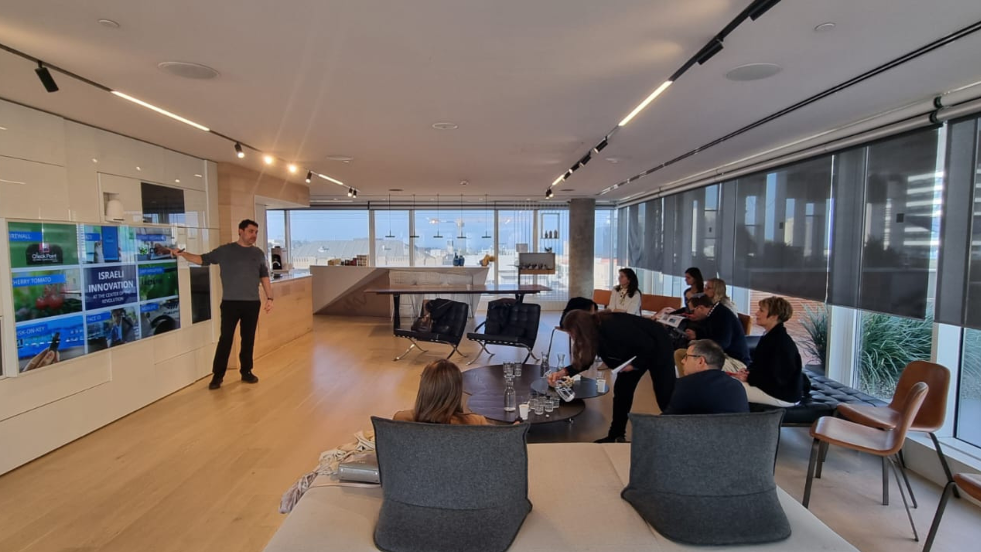 Encuentro con algunos representantes de las empresas canarios e israelíes.  Gobierno de Canarias