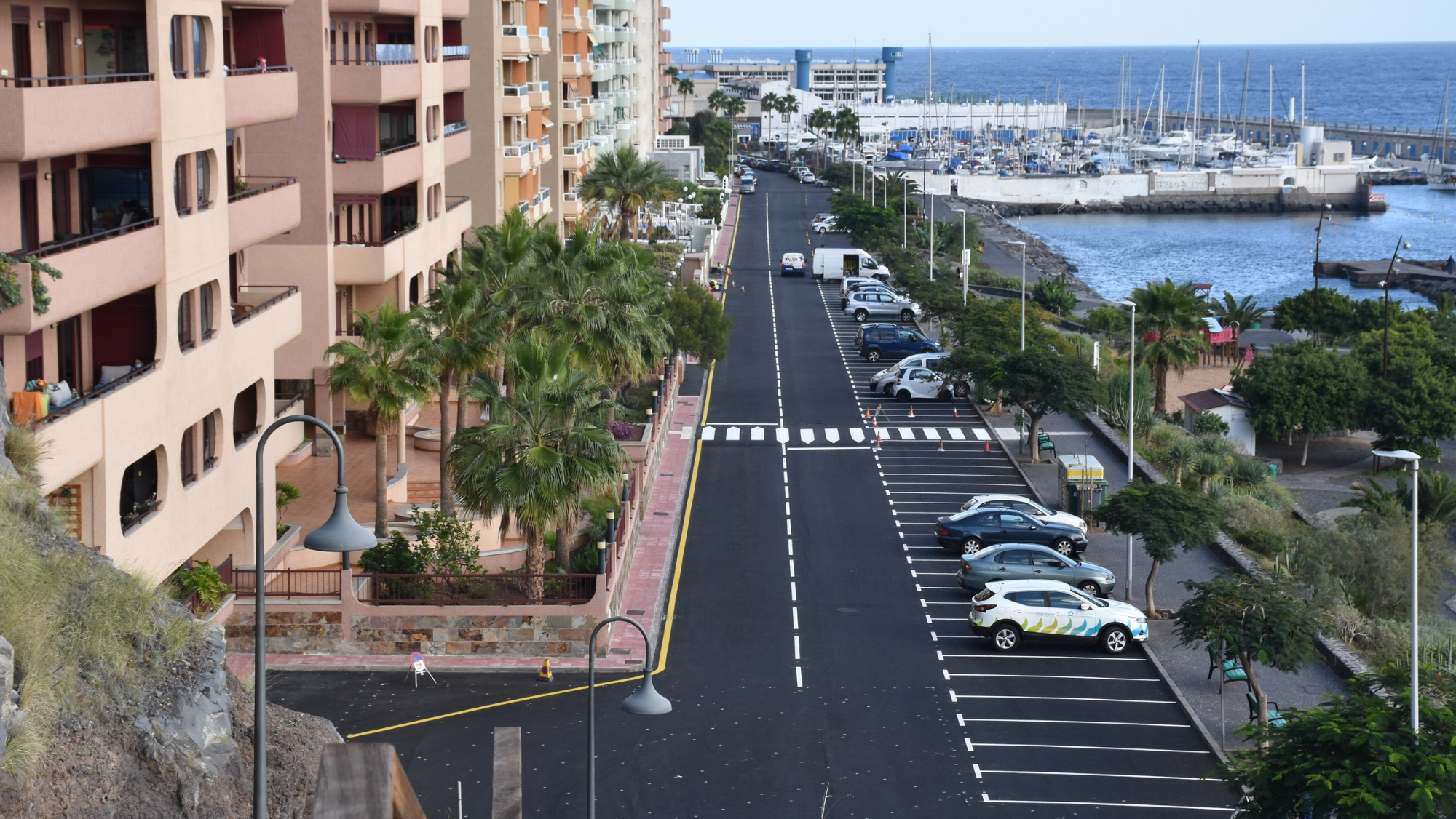 Nueva disposición de aparcamientos en la avenida Colón de Radazul Bajo./ Ayuntamiento de El Rosario
