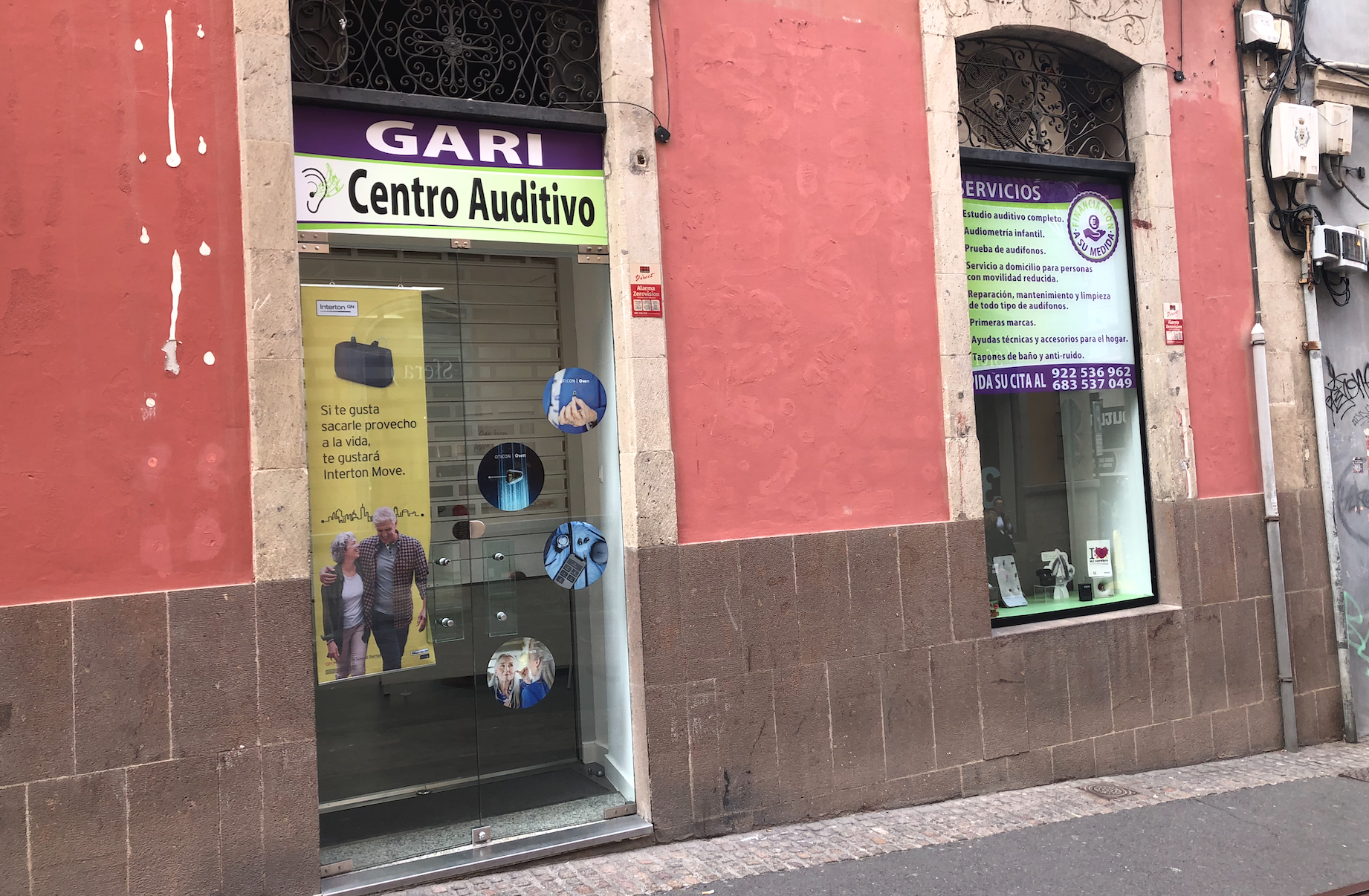 Centro auditivo Gari en la calle Castillo de Santa Cruz./