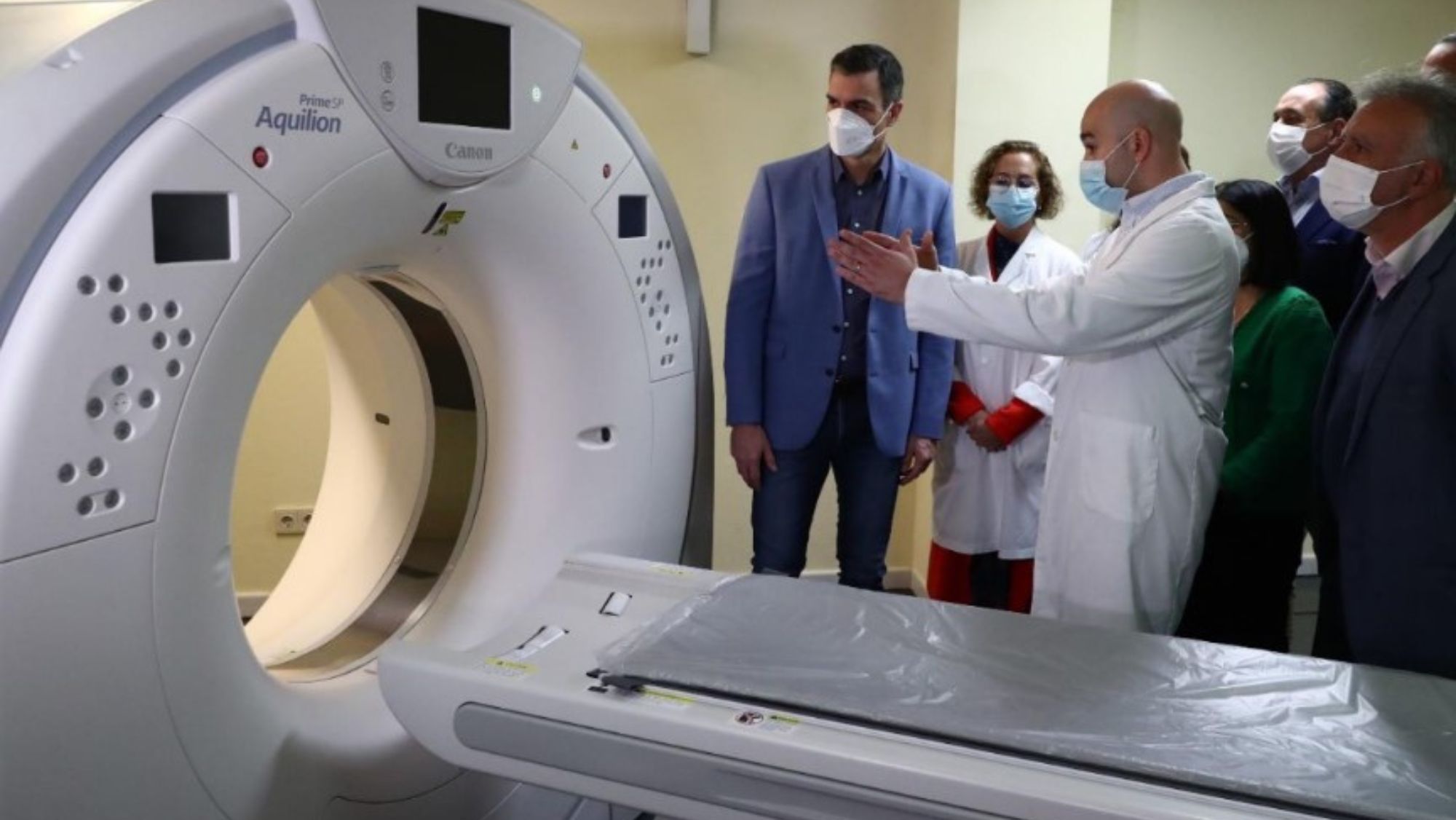 El presidente del Gobierno, Pedro Sánchez, en su visita al Hospital Universitario de La Palma (HULP). / Cedida