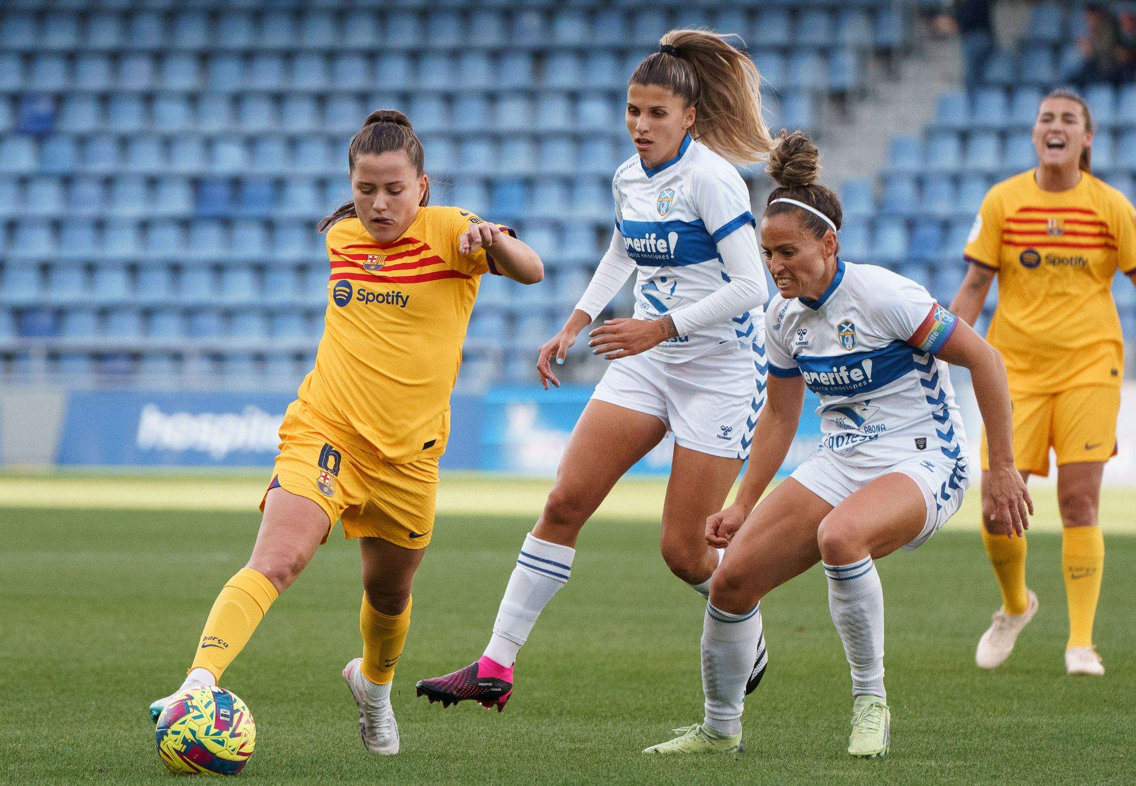 Claudia Pina dirigió el ataque del Barça para conseguir una victoria contundente ante la UD Granadilla en el Heliodoro./ EFE.