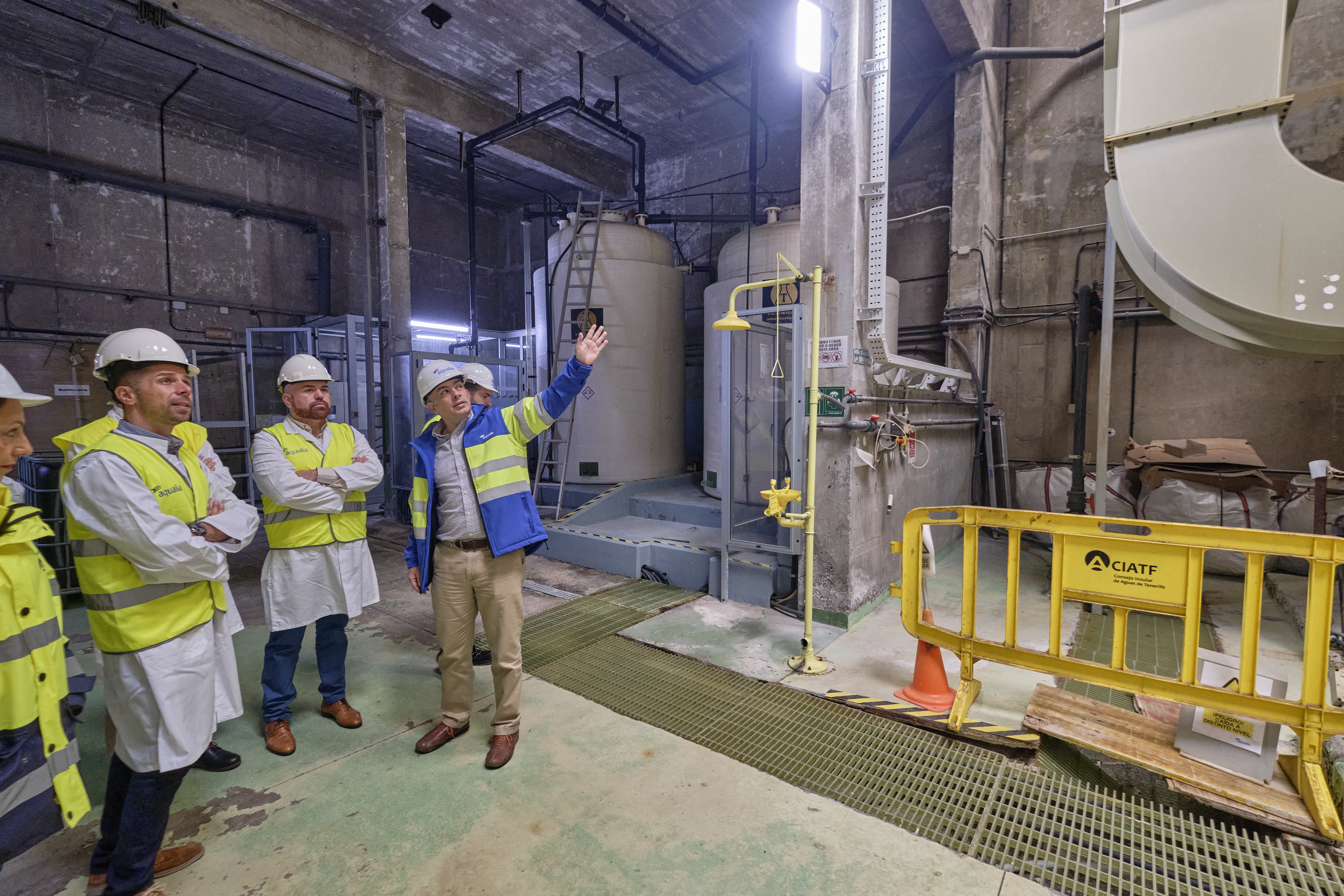 Javier Rodríguez visita la nueva depuradora del Valle de La Orotava./