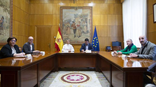 Reunión entre la Ministra de Trabajo, Yolanda Díaz, y los representantes de los principales sindicatos. /Twitter Yolanda Díaz
