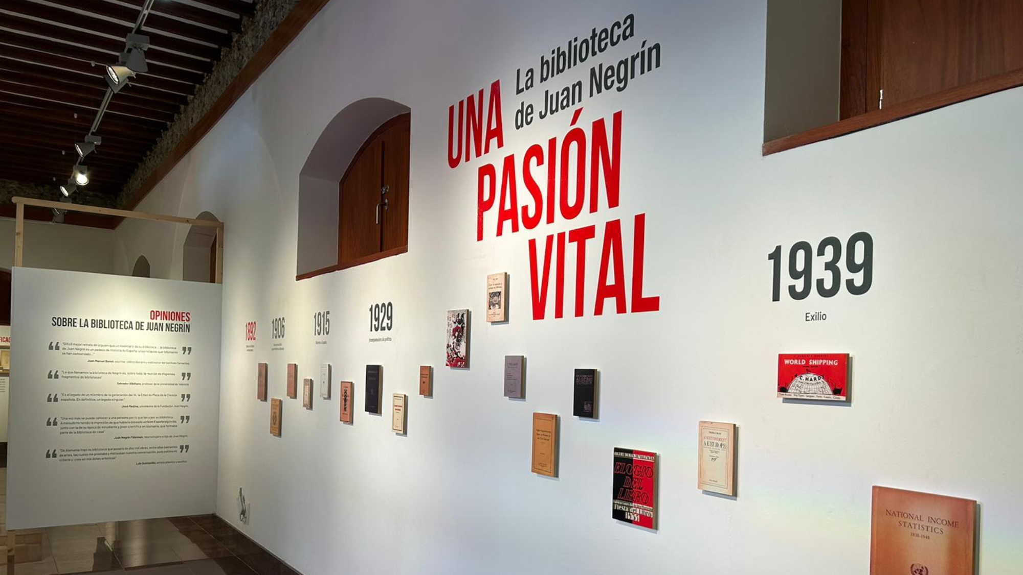 Recorrido por la exposición de la biblioteca de Juan Negrín./ Atlántico Hoy