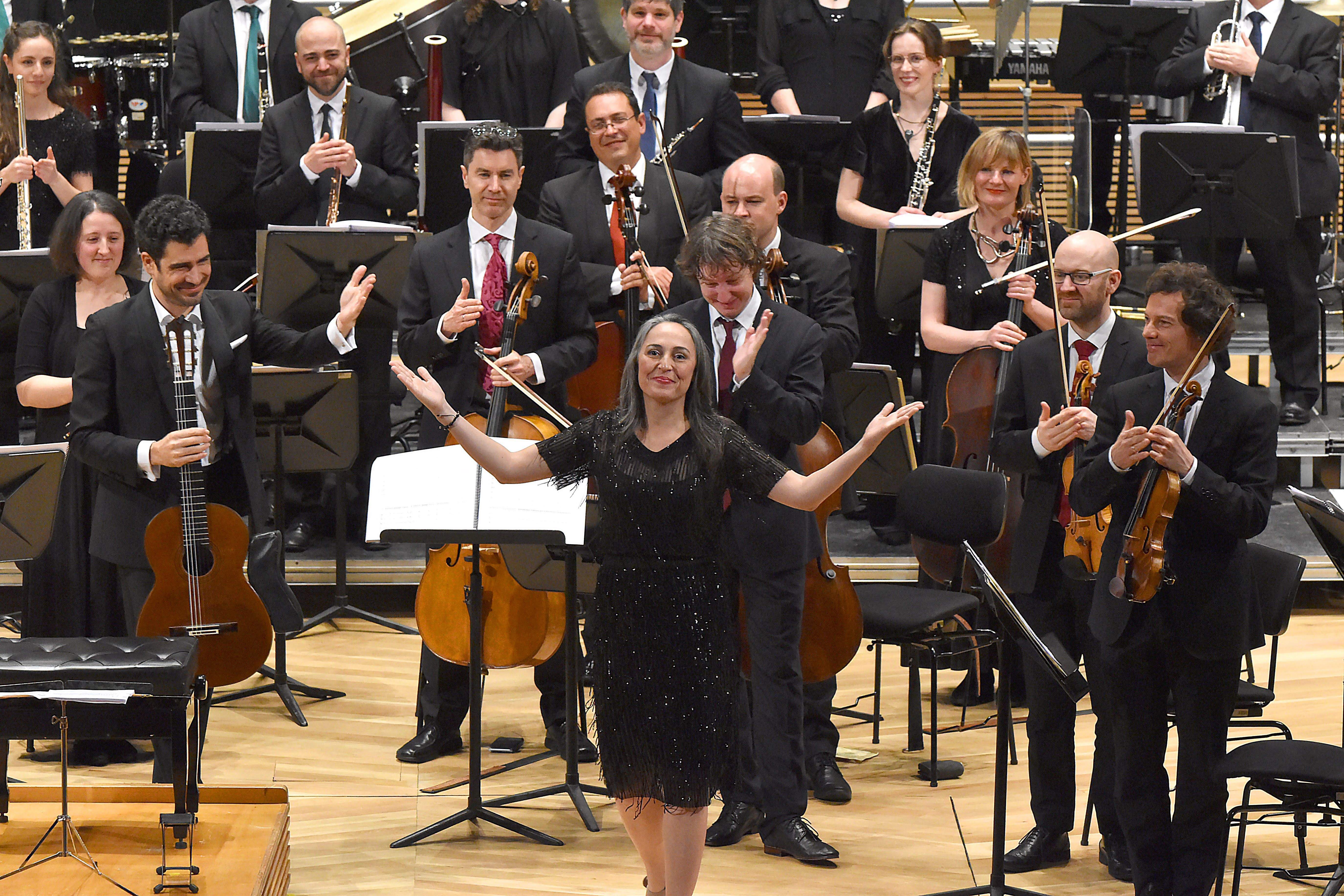 Laura Vega en el escenario del Auditorio Alfredo Kraus el sábado, 4 de febrero de 2023. / Tino Armas
