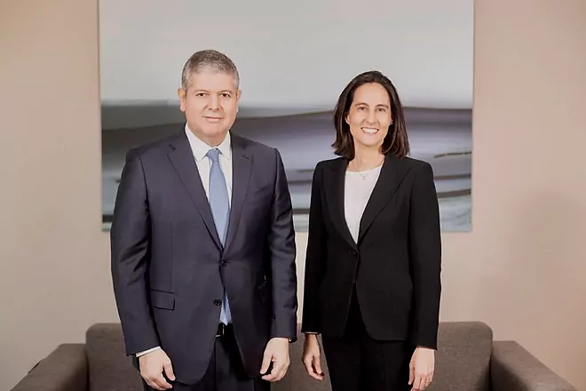 Fernando Bergasa, presidente ejecutivo de Verdalia Bioenergy, junto a Cristina Ávila. 