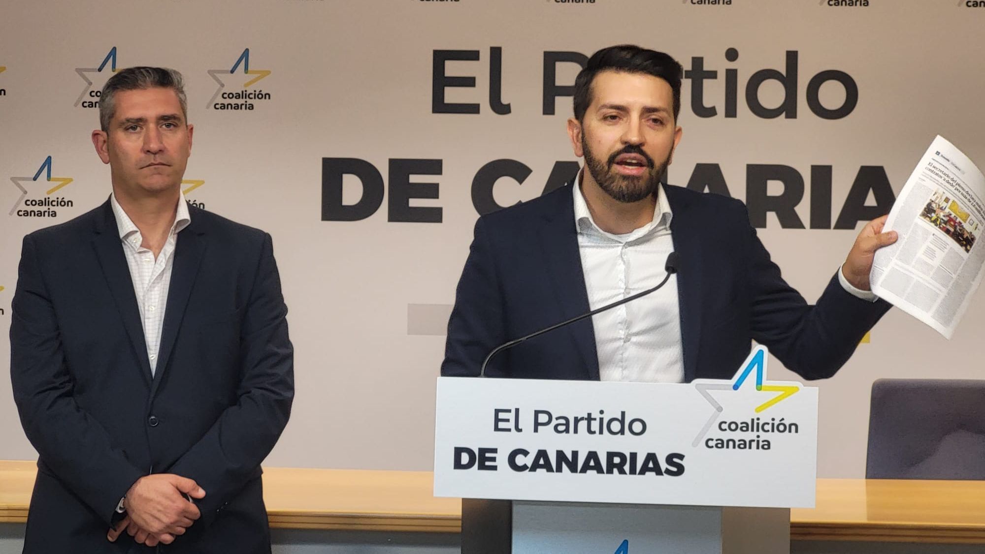 El portavoz y candidato de Coalición Canaria La Laguna a la Alcaldía, Jonathan Domínguez, y el concejal y secretario local de CC, Fran Hernández. / Cedida