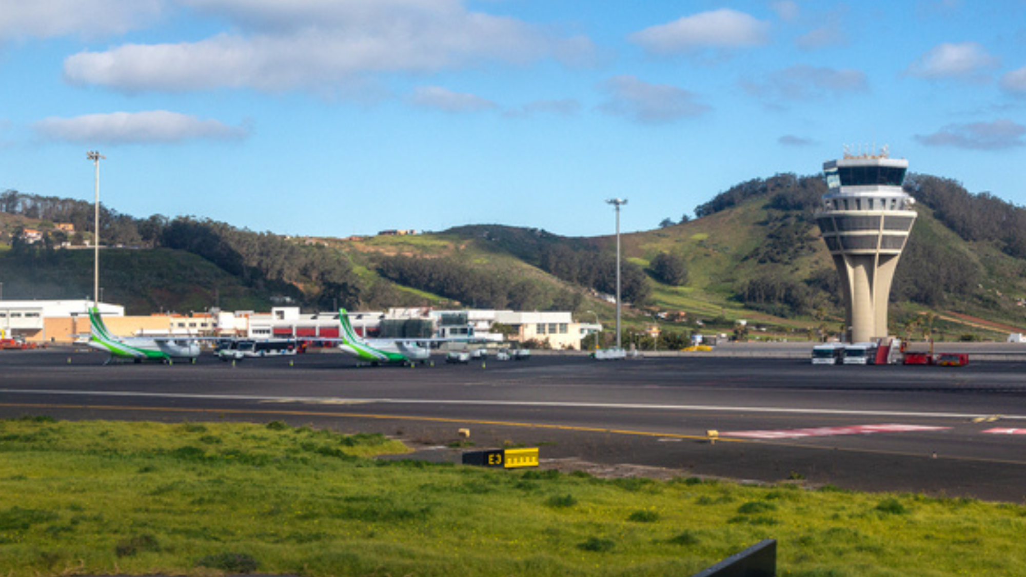 El problema de la privatización de las torres de control: abusos laborales y mala gestión El problema de la privatización de las torres de control: abusos laborales y mala gestión