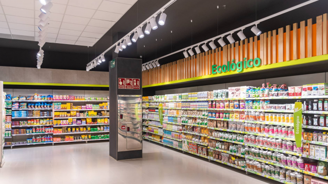 La sección de productos ecológicos de una tienda de Hiperdino./