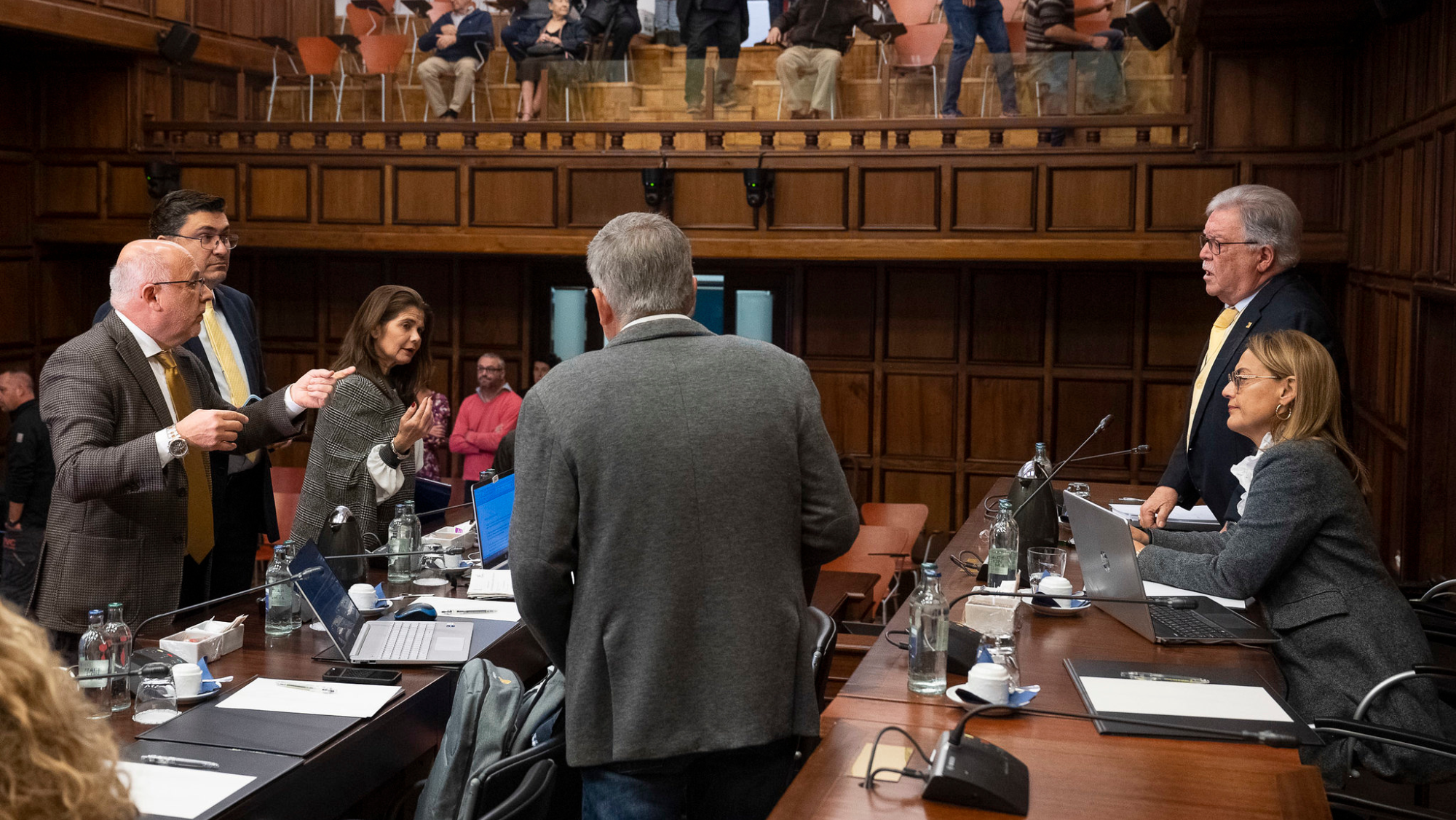 Se rechazan ocho de las 45 proposiciones defendidas por todos los grupos políticos de la Cámara insular. /Cabildo de Gran Canaria Se rechazan ocho de las 45 proposiciones defendidas por todos los grupos políticos de la Cámara insular. /Cabildo de Gran Canaria