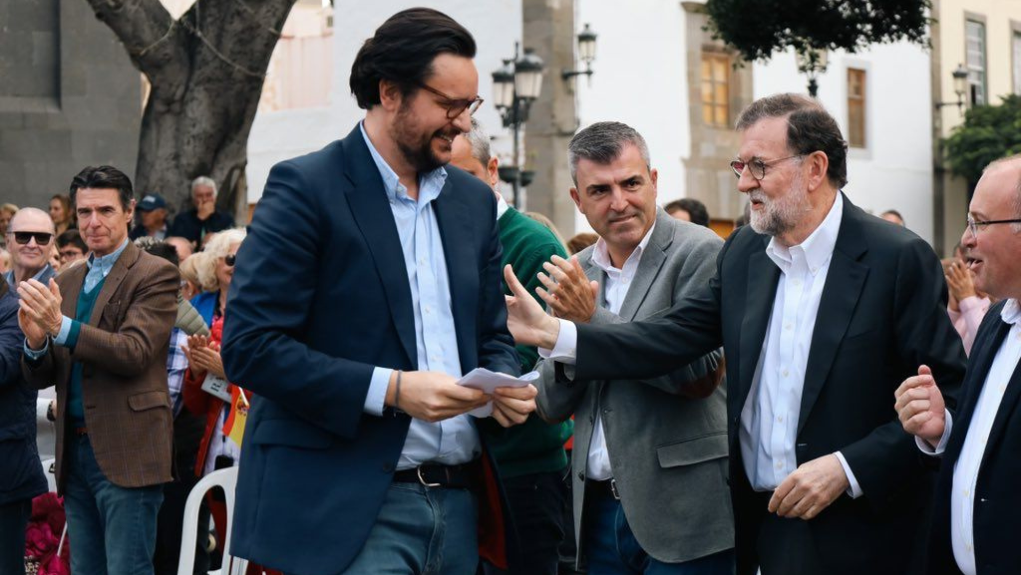 El expresidente del Gobierno, Mariano Rajoy, en un mitin de su partido (PP) en Telde. /EFE El expresidente del Gobierno, Mariano Rajoy, en un mitin de su partido (PP) en Telde. /EFE