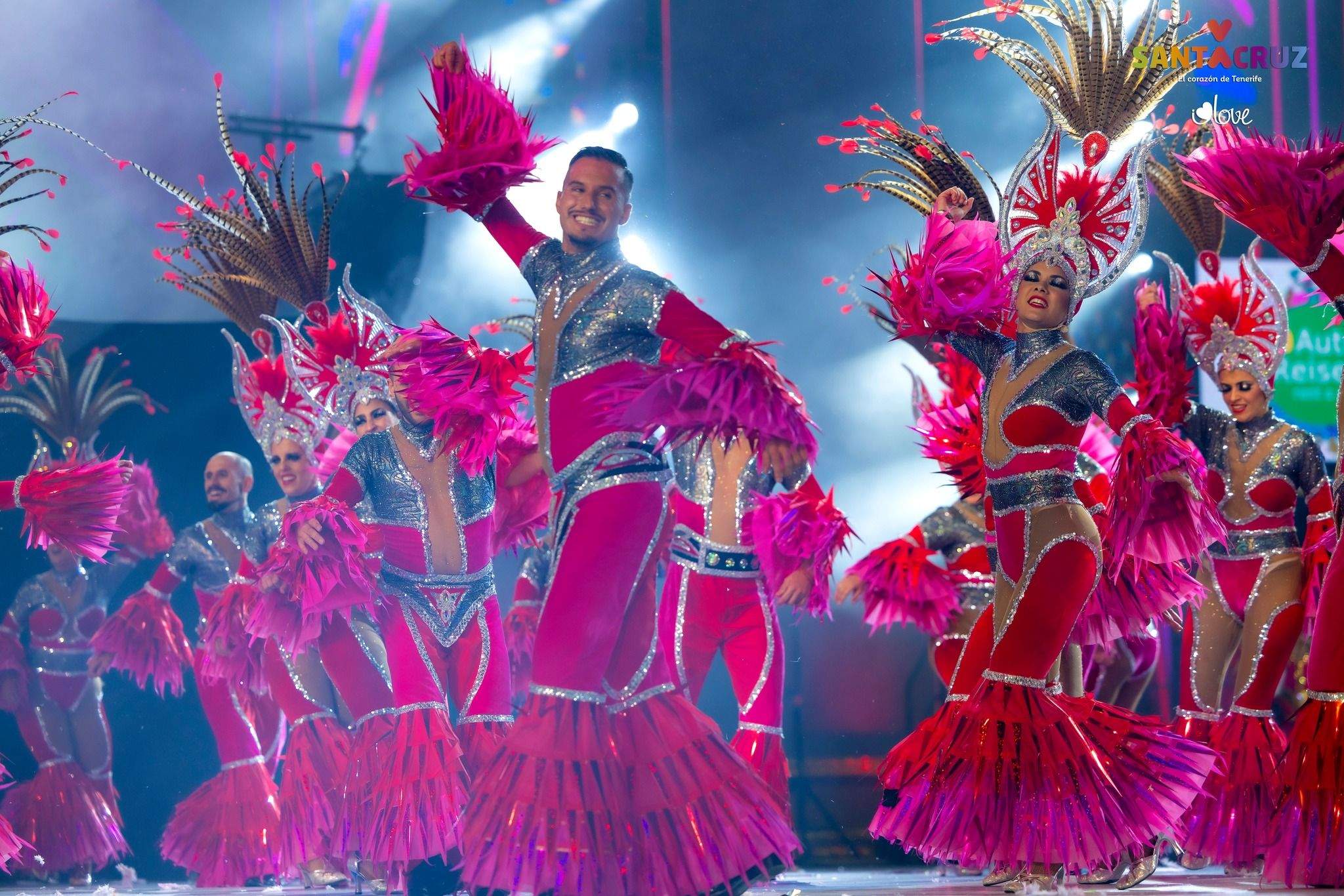 Actuación de la comparsa Joroperos. / Ayuntamiento de Santa Cruz de Tenerife