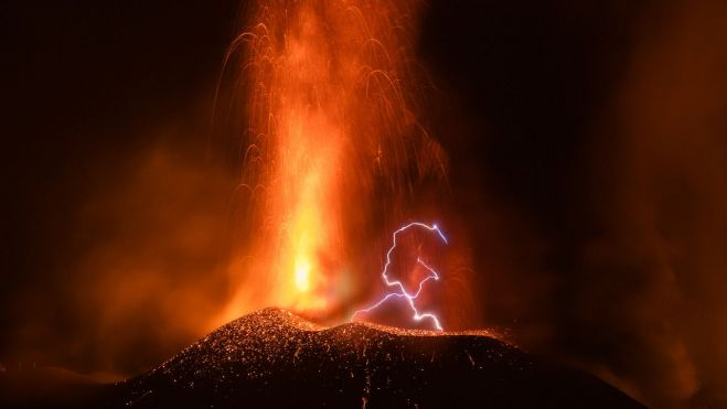 Foto del volcán de La Palma, ganadora de los Canarian Photo Awards 2023./ Santiago Leonardo Rodriguez