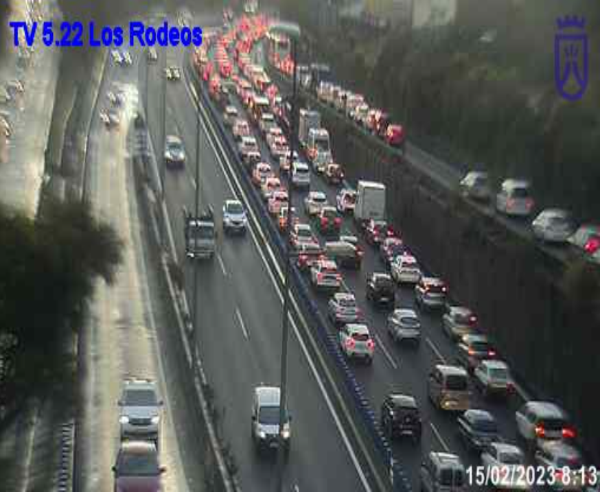 Tráfico provocado por el accidente múltiple en la TF-5./ Cabildo de Tenerife