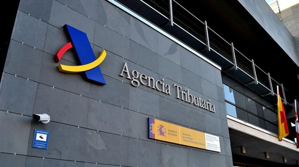 La rebaja del IRPF para rentas por debajo de los 21.000 euros brutos anuales es una de las principales medidas que entraron en vigor este 2023. /EFE