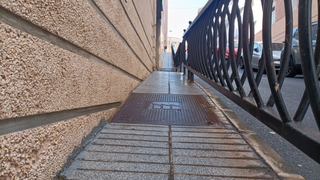 La barandilla de Calle La Guaira, en La Minilla. / Atlántico Hoy La barandilla de Calle La Guaira, en La Minilla. / Atlántico Hoy