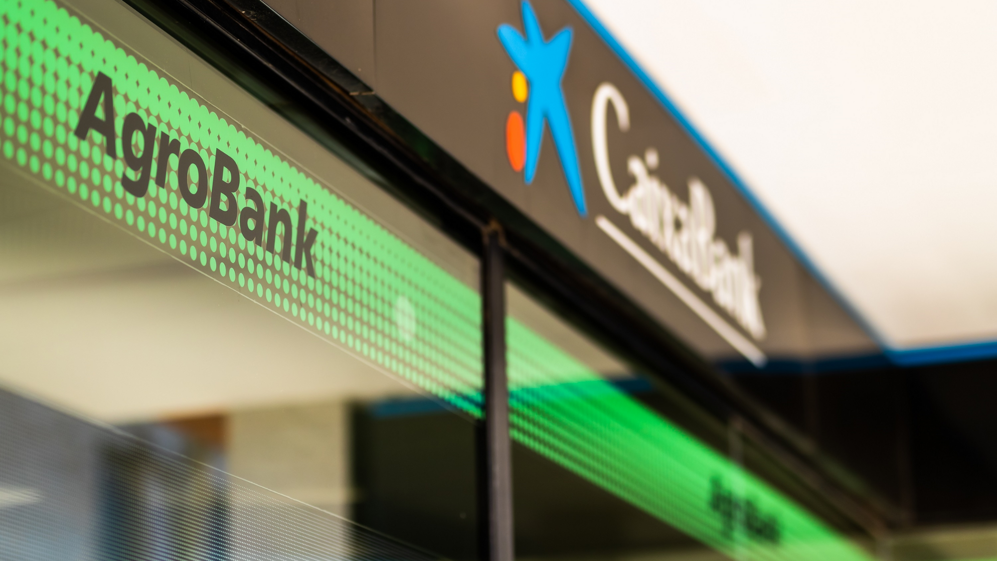 AgroBank adelanta a agricultores y ganaderos canarios las ayudas del POSEI 2023. CaixaBak