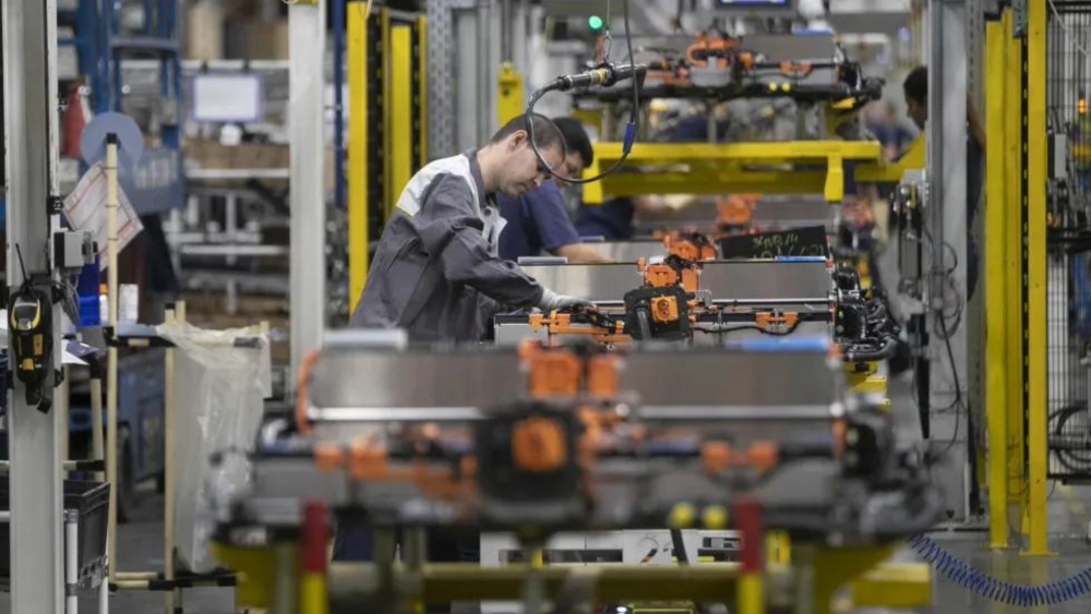 Canarias también ocupa el tercer lugar de la clasificación de regiones europeas donde cayó más el PIB real entre 2021. /EFE