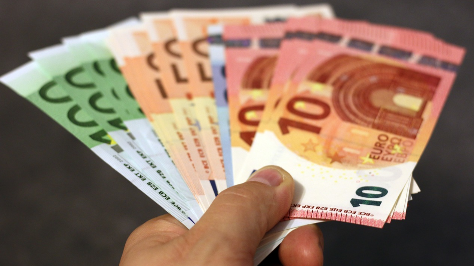 Juan Bernardo Fuentes pedía 5.000 euros para ejercer su influencia./ Pixabay