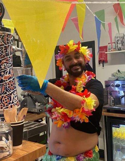 Borja Castro engalanado de Carnaval. / Cedida