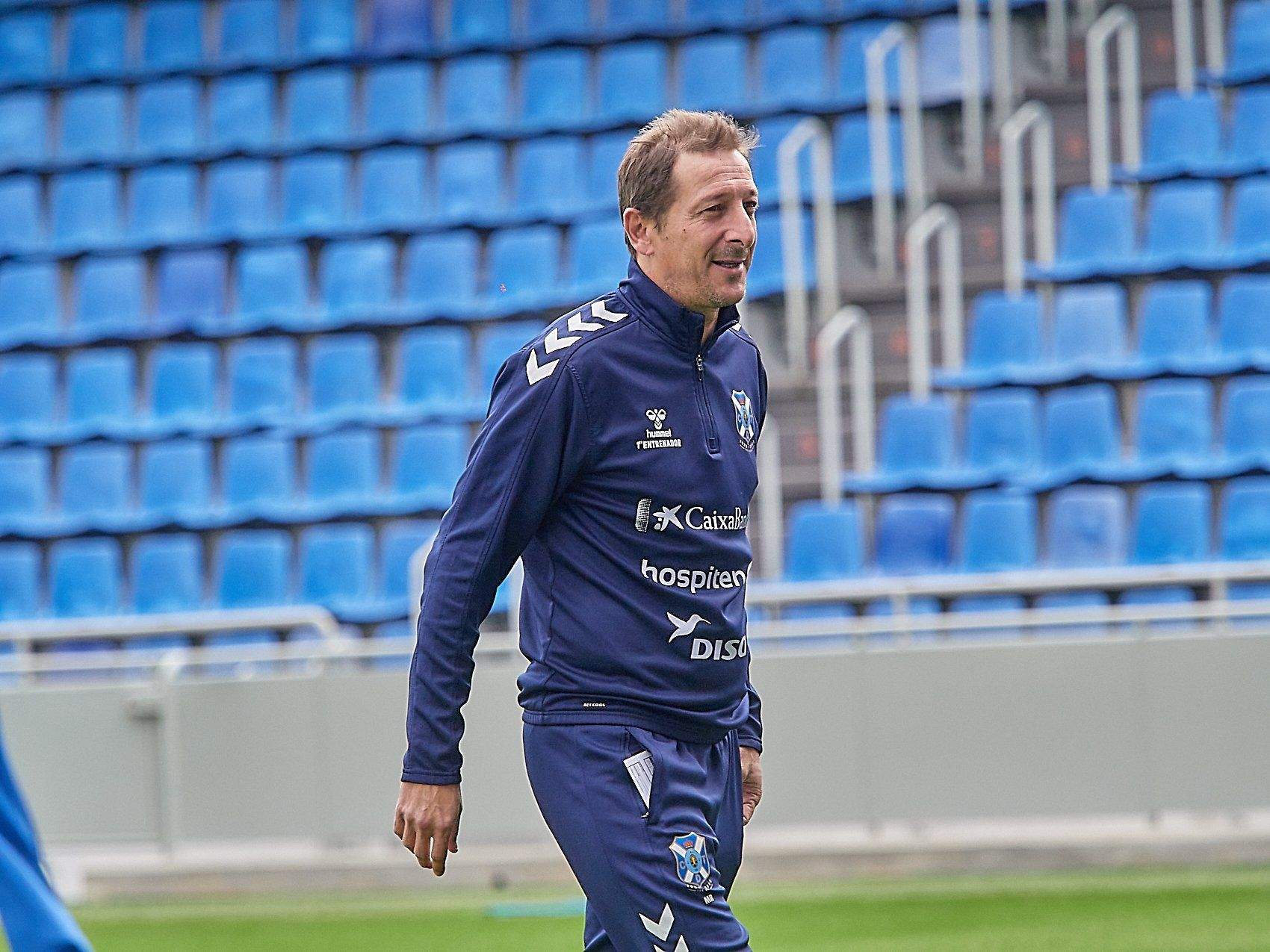 Ramis considera que el Tenerife aún se encuentra entre los equipos en un rango peligroso de puntos./ CD Tenerife.
