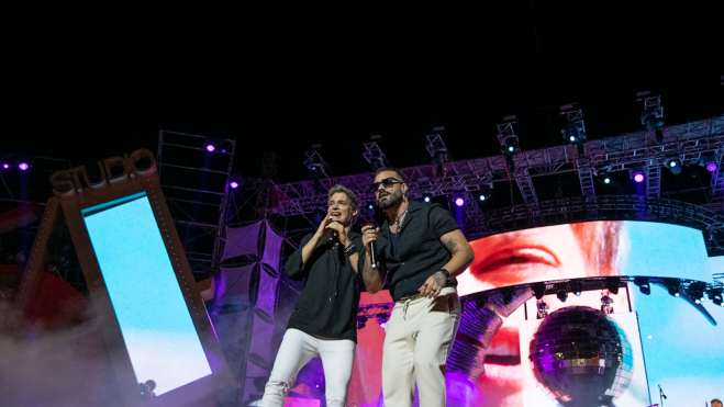 Carlos Baute y Tutto Durán en el parque Santa Catalina./ Promoción Las Palmas