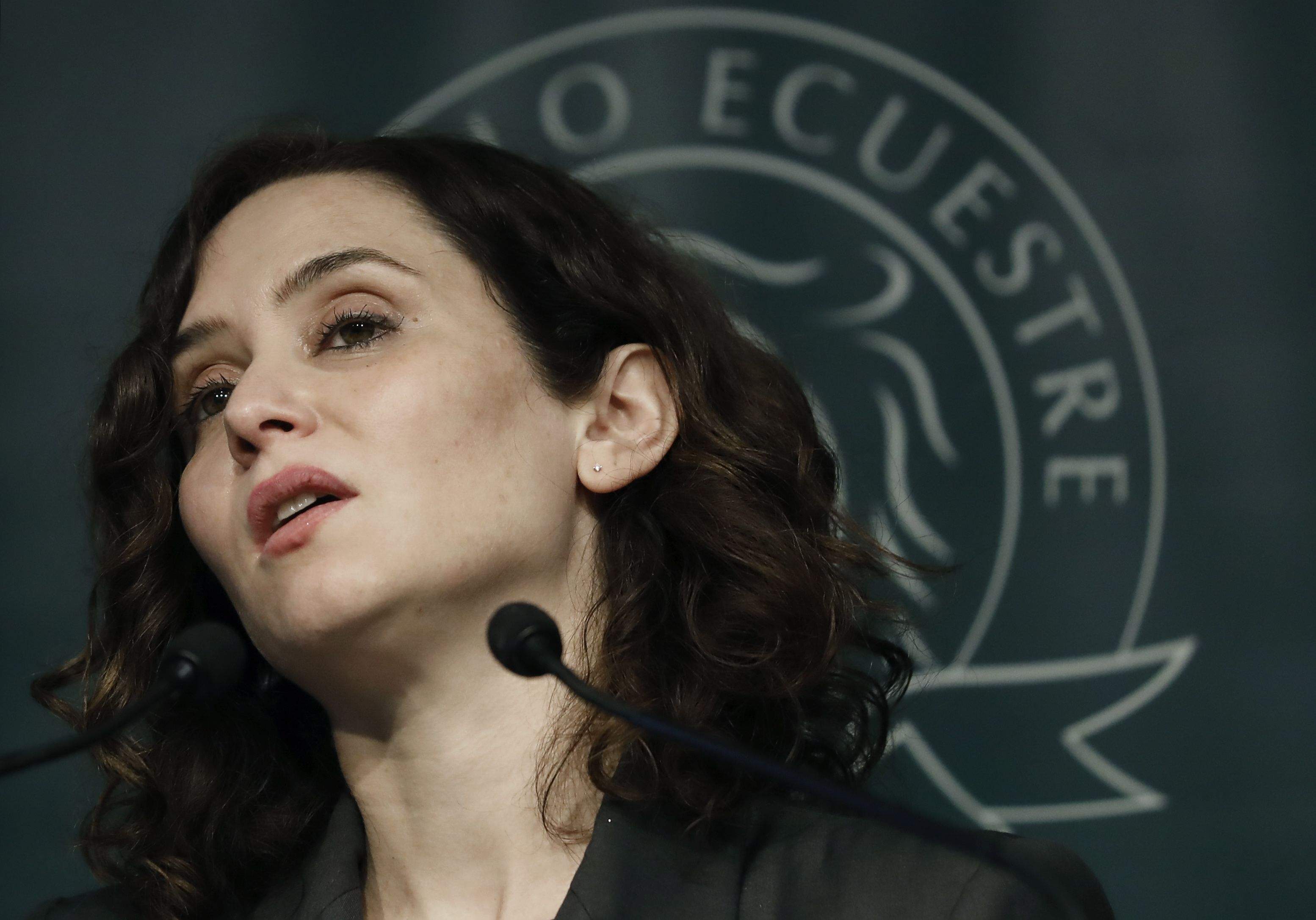 Isabel Díaz Ayuso, durante su participación en una conferencia coloquio en el Círculo Ecuestre de Barcelona. / Andreu Dalmau (Efe)