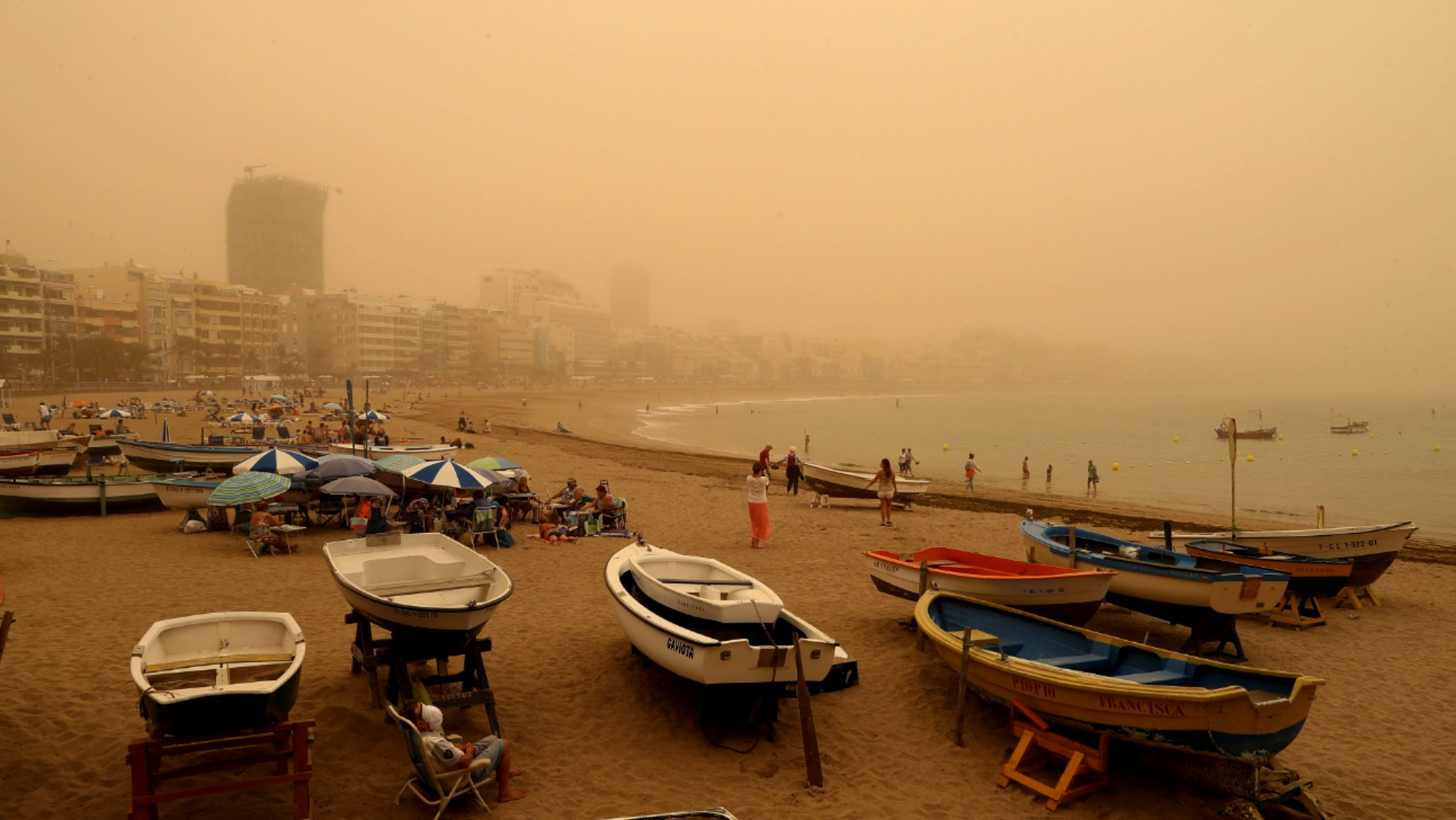El futuro laboratorio permitirá conocer el origen y composición química de las partículas que se respiran en el aire ambiente del archipiélago. /EFE