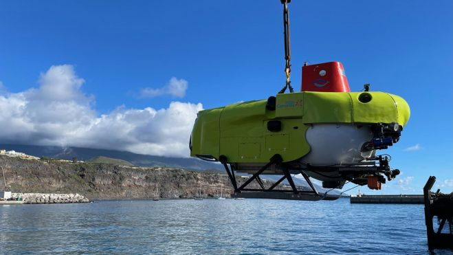 Submarino del IEO con el que Jesús Calleja y Pedro Duque han podido descender al fondo marino. / Cedida