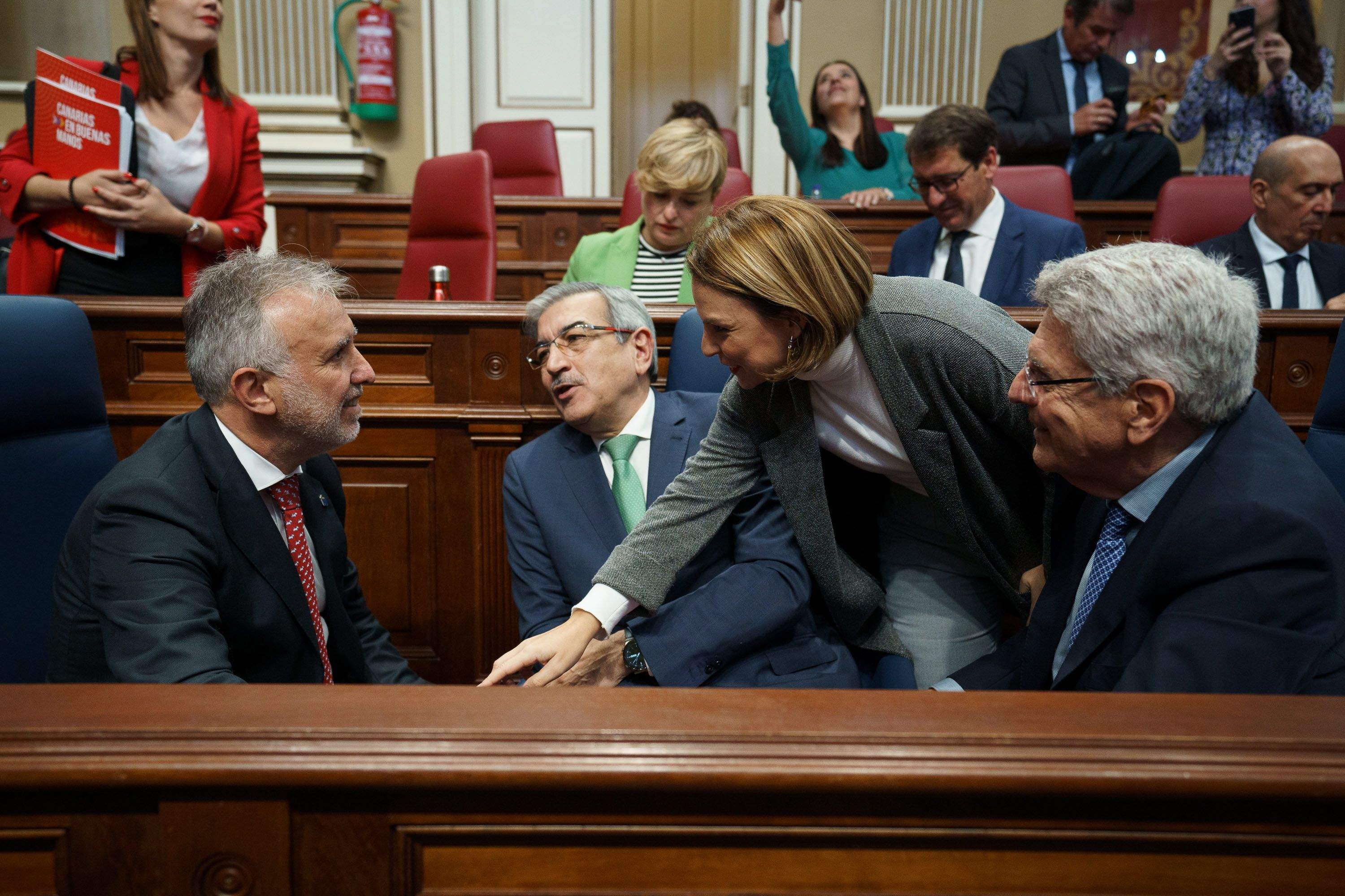 El anterior Gobierno de Canarias pagó 7,8 millones de euros a Innjoo Technology antes de su quiebra. / Ramón de la Rocha (Efe)