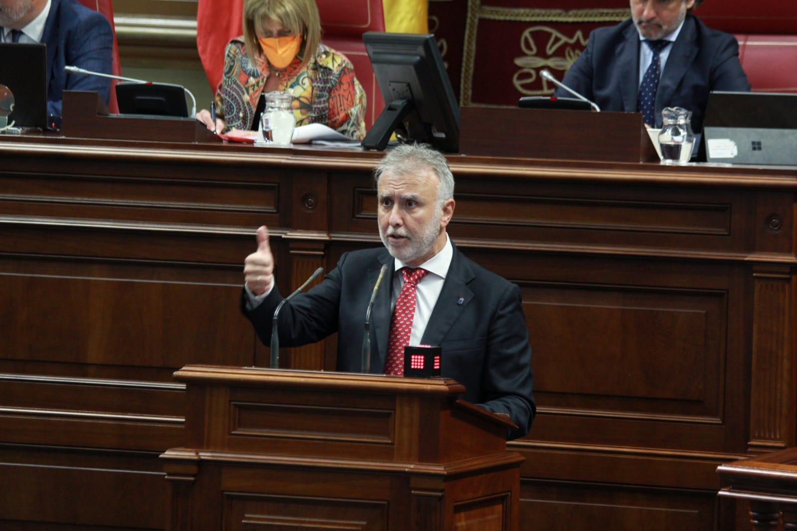 El presidente de Canarias, Ángel Víctor Torres, durante su discurso en el Debate sobre el Estado de la Nacionalidad 2023./ Álvaro Oliver (AH) El presidente de Canarias, Ángel Víctor Torres, durante su discurso en el Debate sobre el Estado de la Nacionalidad 2023./ Álvaro Oliver (AH)