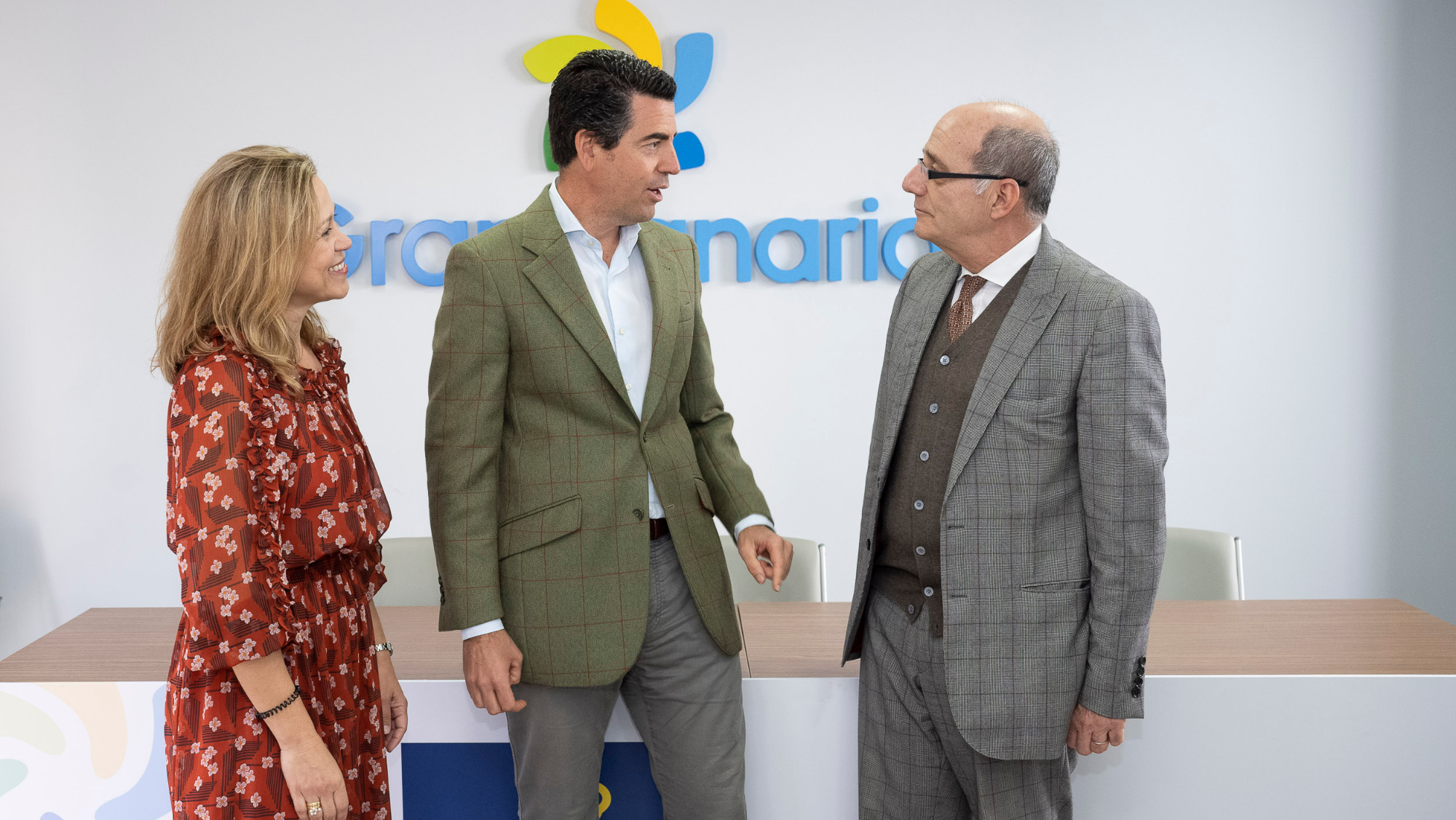 Noelia Curbelo, Pablo Llinares y Francesco Tapinassi, de izquierda a derecha. /Turismo de Gran Canaria