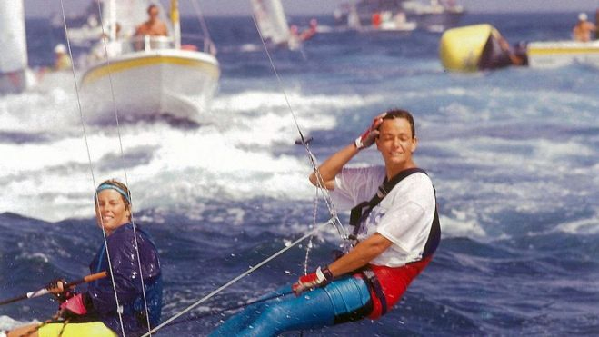 Patricia Guerra, en primer plano, junto a Teresa Zabell durante una regata de los Juegos de Barcelona 92. /Cedida Patricia Guerra, en primer plano, junto a Teresa Zabell durante una regata de los Juegos de Barcelona 92. /Cedida