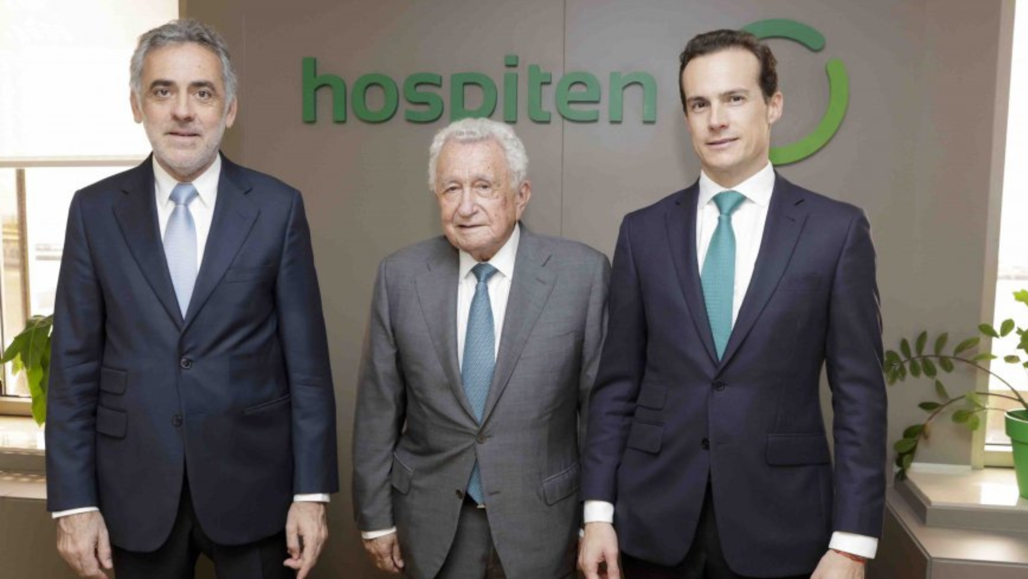 El presidente ejecutivo del Grupo Hospiten, Juan José Hernández, Pedro Luis Cobiella, presidente del grupo, y Pedro Luis Cobiella Beauvais, vicepresidente y consejero delegado./
