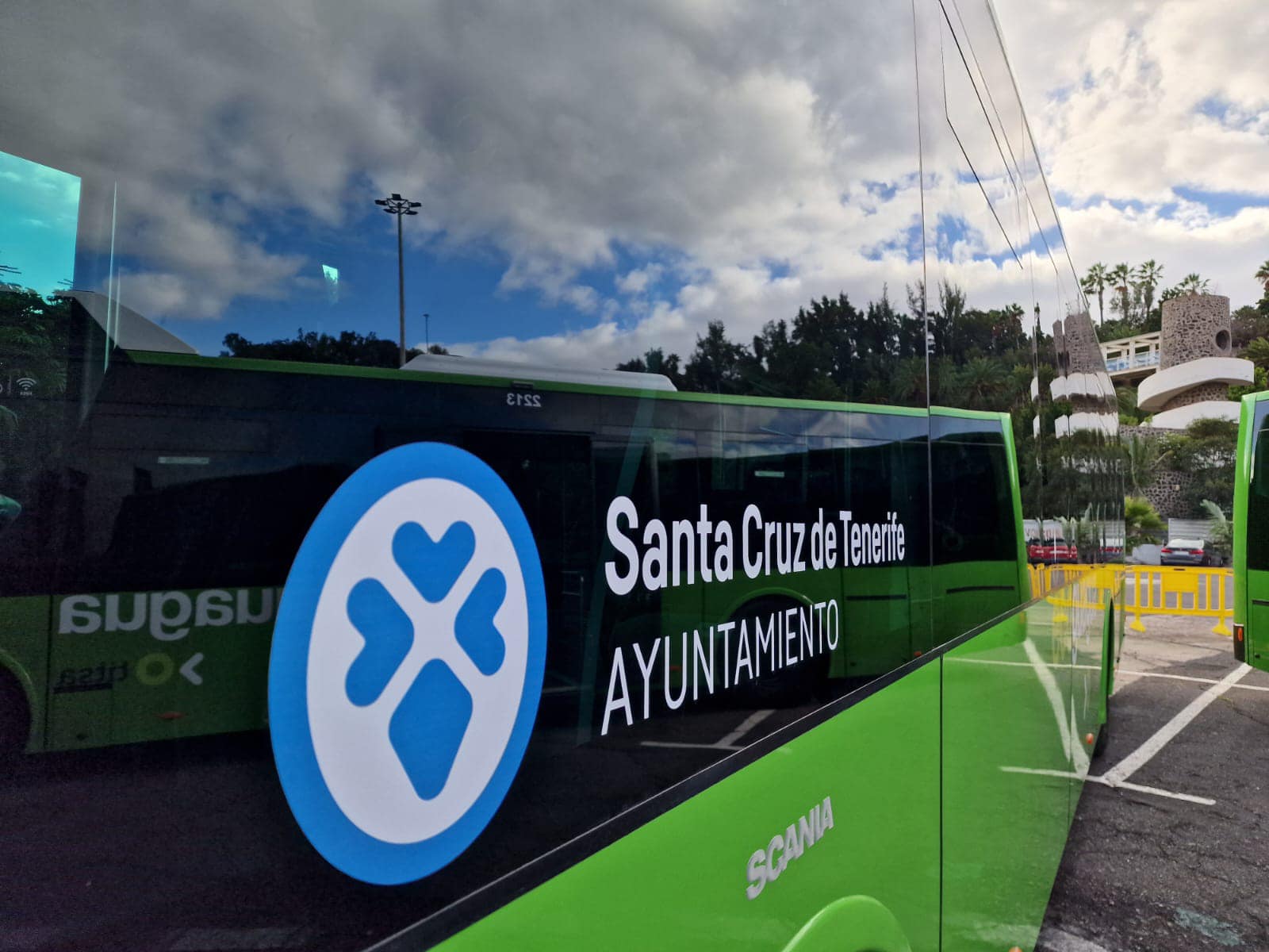 Guagua de Titsa que permite llevar perros desde el 1 de junio. / Ayuntamiento de Santa Cruz de Tenerife Guagua de Titsa que permite llevar perros desde el 1 de junio. / Ayuntamiento de Santa Cruz de Tenerife