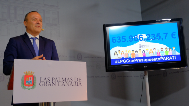 Augusto Hidalgo presenta los presupuestos del municipio para 2023. / Ayuntamiento de Las Palmas de Gran Canaria (1)