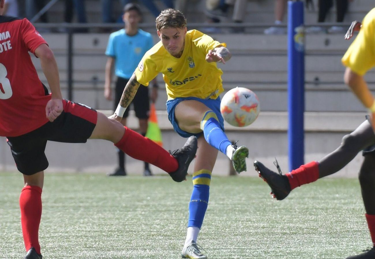 Joel Domínguez, futbolista juvenil de la UD Las Palmas condenado por maltrato. / UDLP Cantera