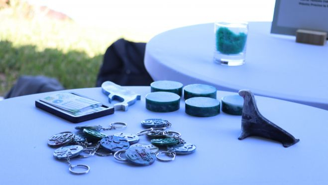 Elementos creados a partir de basura encontrada en las costas