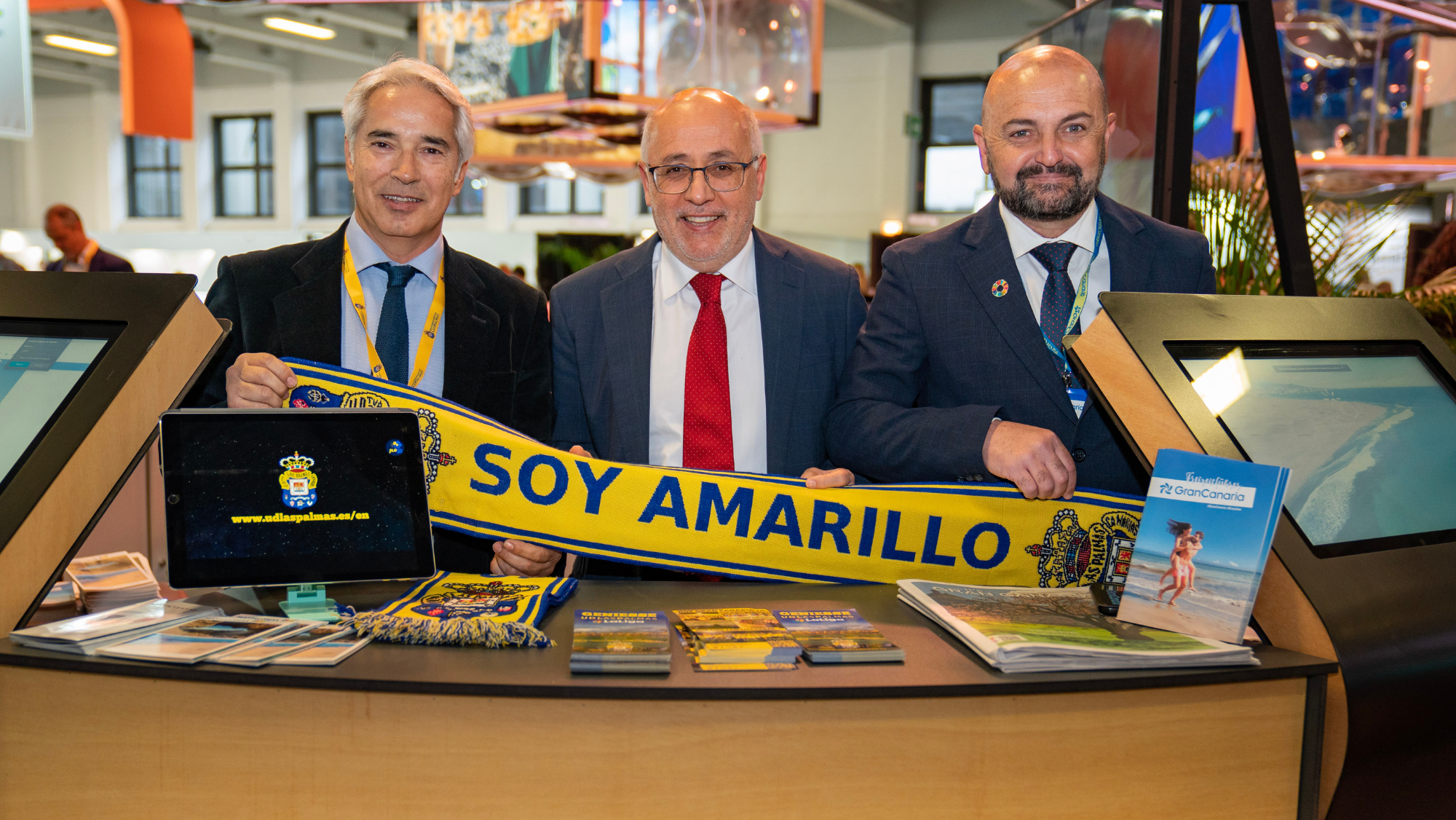 Patricio Viñayo, Antonio Morales y Carlos Álamo en la ITB de Berlín 2023. /Cabildo de Gran Canaria