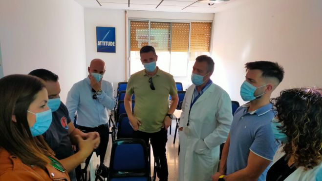 Detalle de la visita de Coordinadora Solidaria a la Unidad de Investigación del Hospital de La Candelaria. / AH