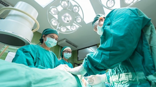 La inteligencia artificial ya se aplica en los quirófanos./ Pixabay