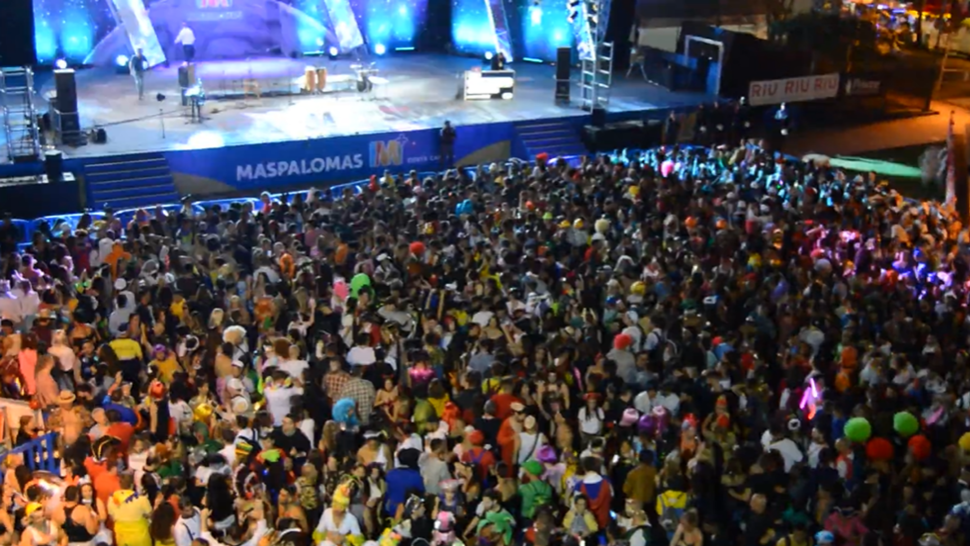 Imagen del mogollón en el Centro Comercial Yumbo, en Maspalomas./ Ayuntamiento San Bartolomé de Tirajana