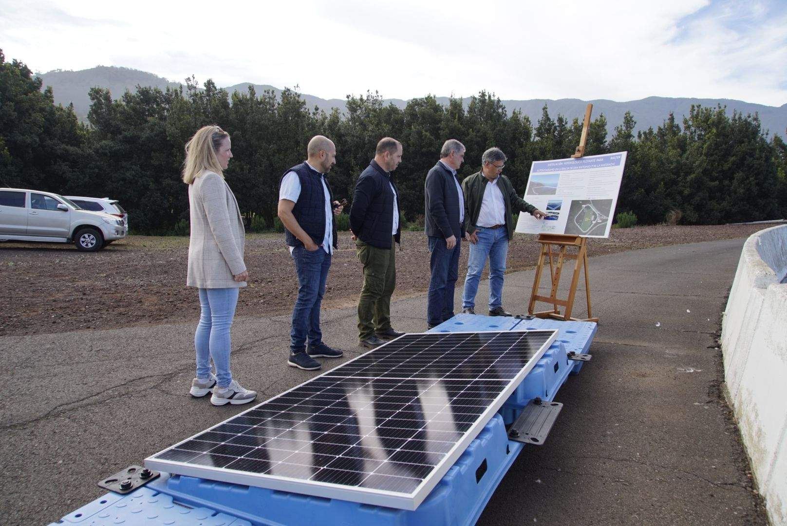 Presentación del primer proyecto de energía fotovoltaica flotante de Canarias. / Cabildo de Tenerife 