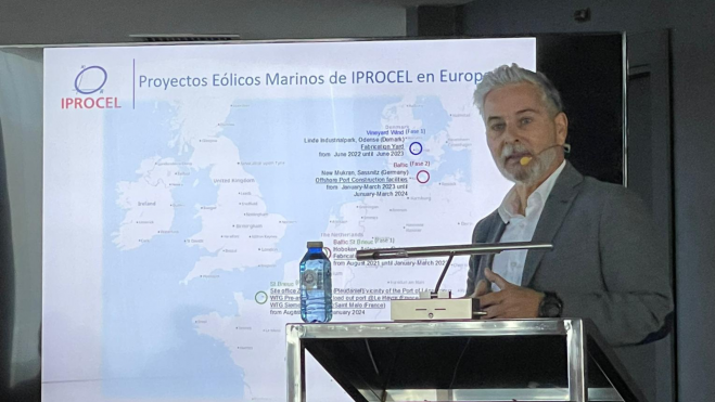 Imagen de una ponencia en los desayunos renovables./ Clúster Marítimo