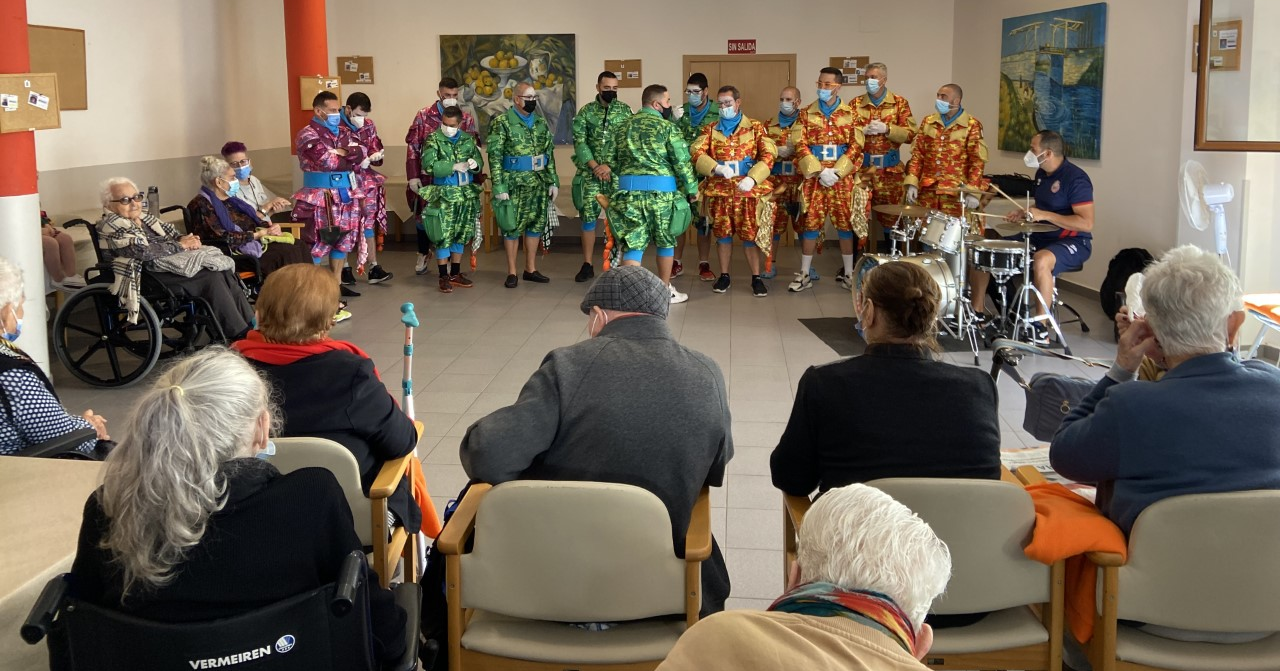 Zeta Zetas visitando Residencia de Mayores. / Cedida