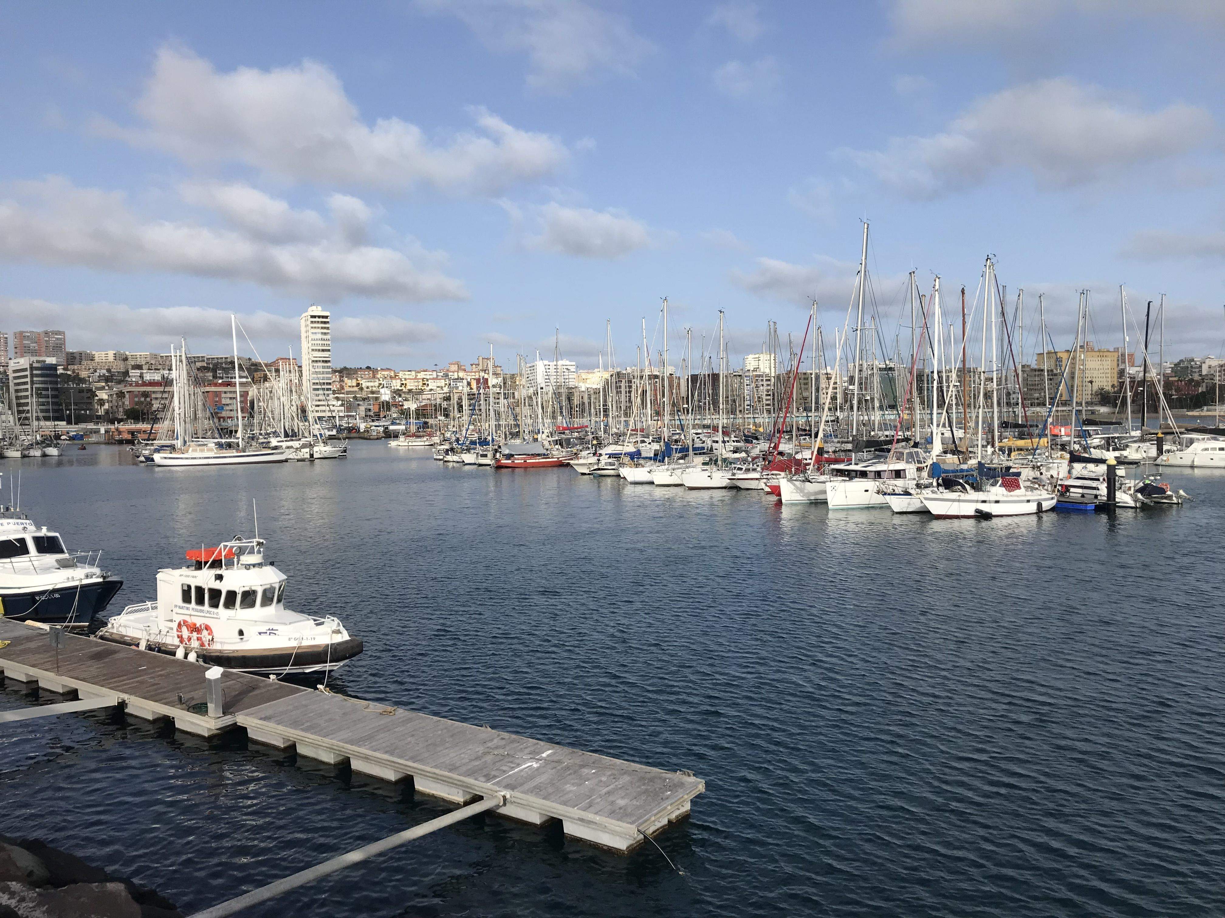 Embarcaciones atacadas en el Muelle Deportivo de la bahía capitalina. / AH