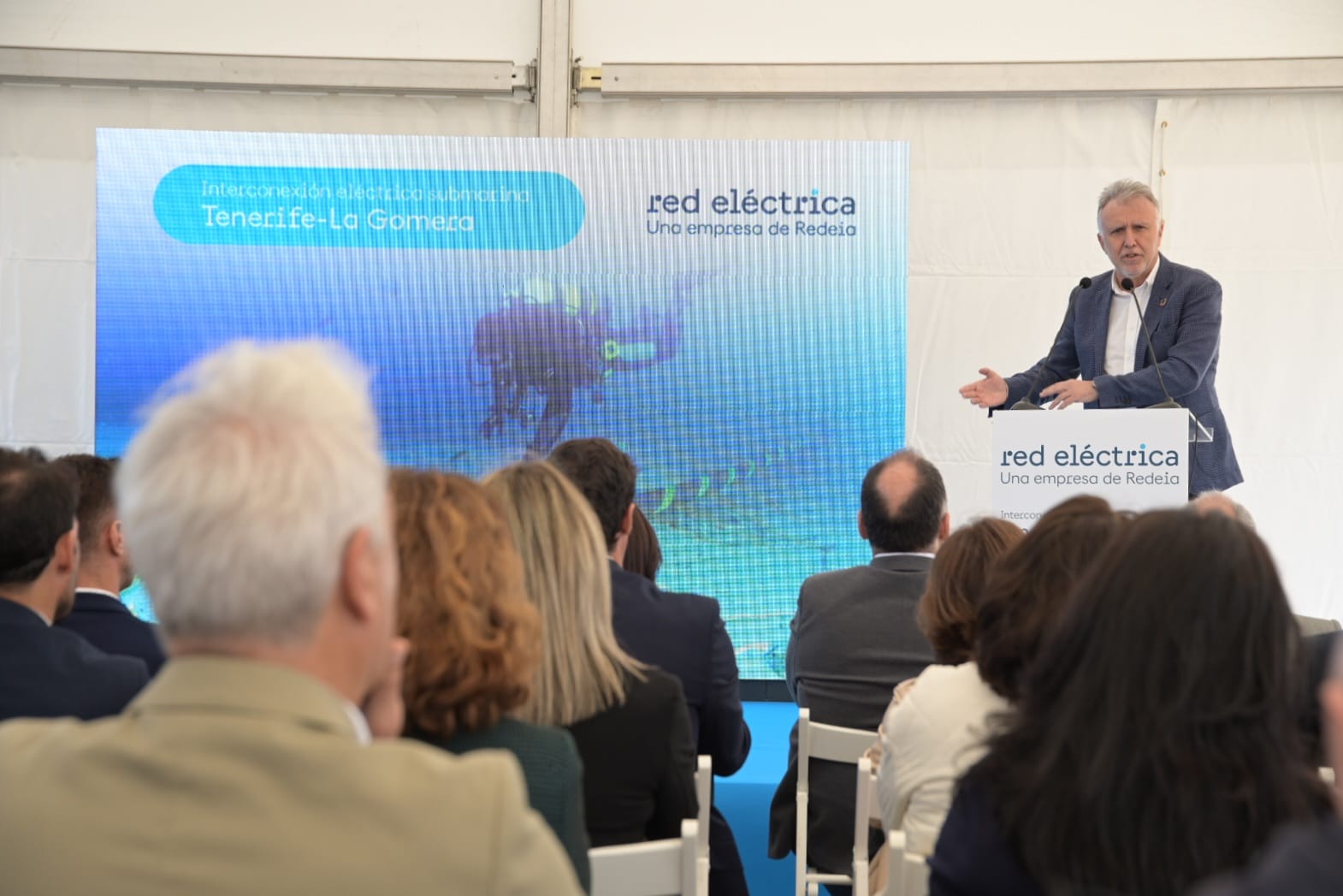 El presidente de Canarias, Ángel Víctor Torres en el acto oficial de inicio de las obras del nuevo enlace cable submarino entre Tenerife y La Gomera./ El presidente de Canarias, Ángel Víctor Torres en el acto oficial de inicio de las obras del nuevo enlace cable submarino entre Tenerife y La Gomera./